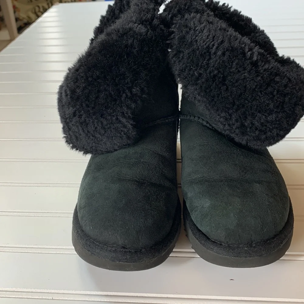 UGG Australia Bailey Button Black boot.  Size 6